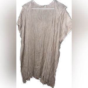 Francesca’s light Pink & White Speckled Hooded Shawl